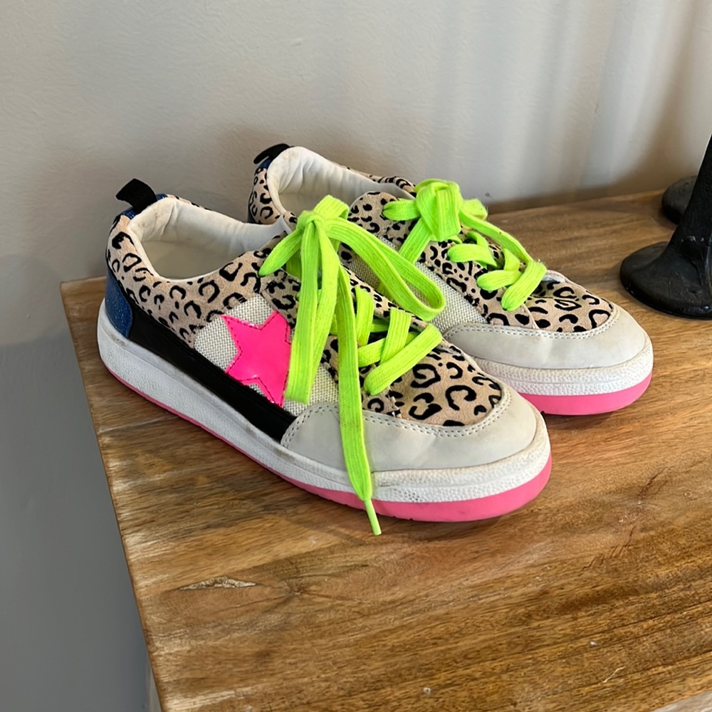 Girls Steve Madden sneakers